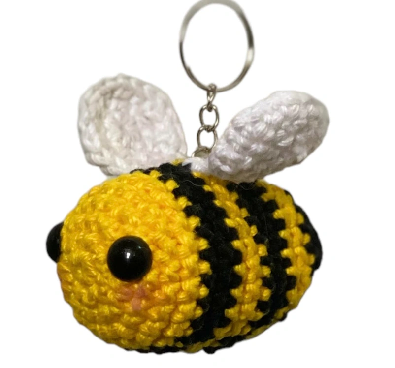 Parte superior do pão em crochê com gergelim para chaveiro mini hambúrguer amigurumi